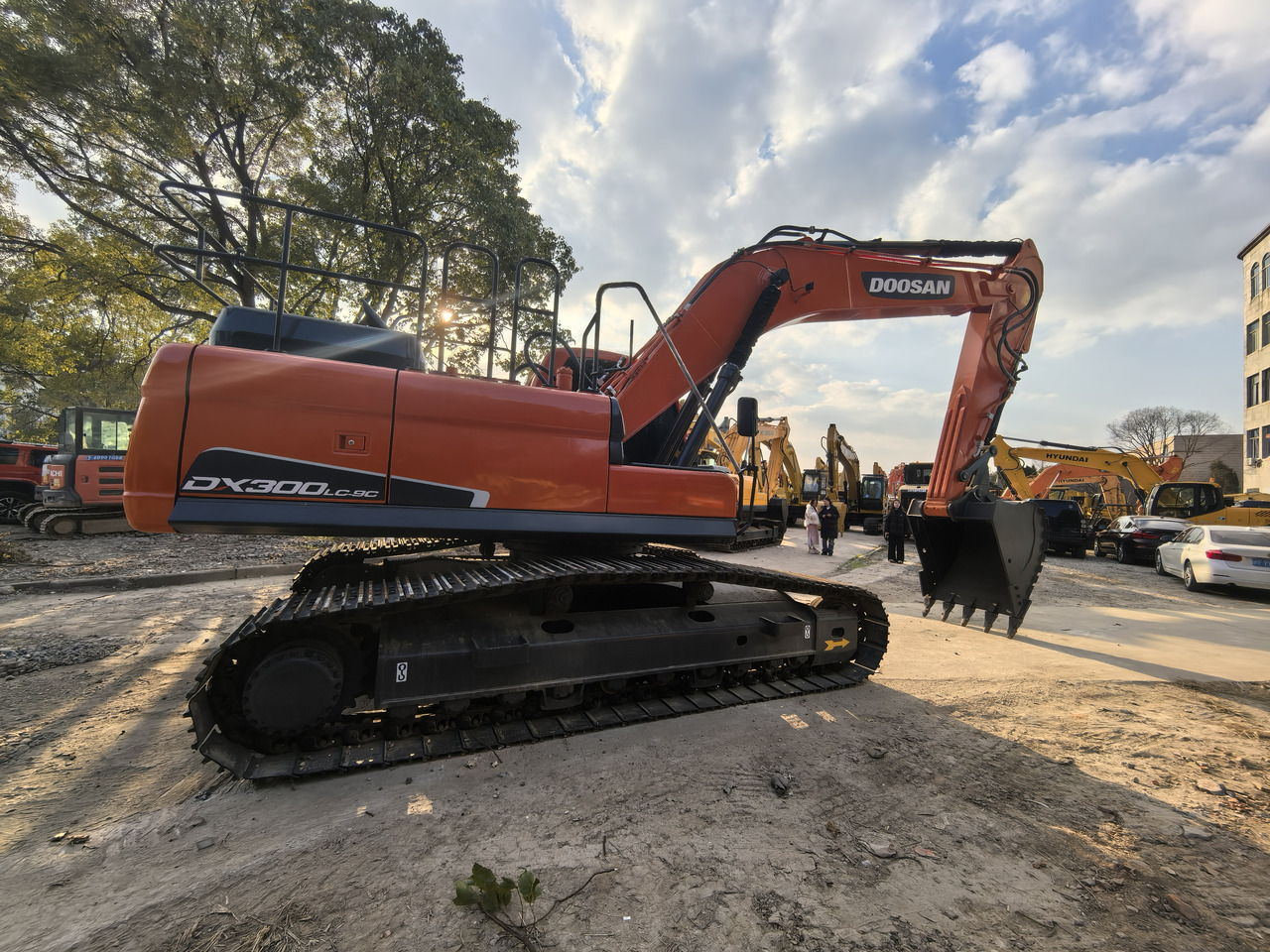 Doosan DX300LC Crawler Excavator - Kāpurķēžu ekskavators: foto 2 Doosan DX300LC Crawler Excavator - Kāpurķēžu ekskavators: foto 2