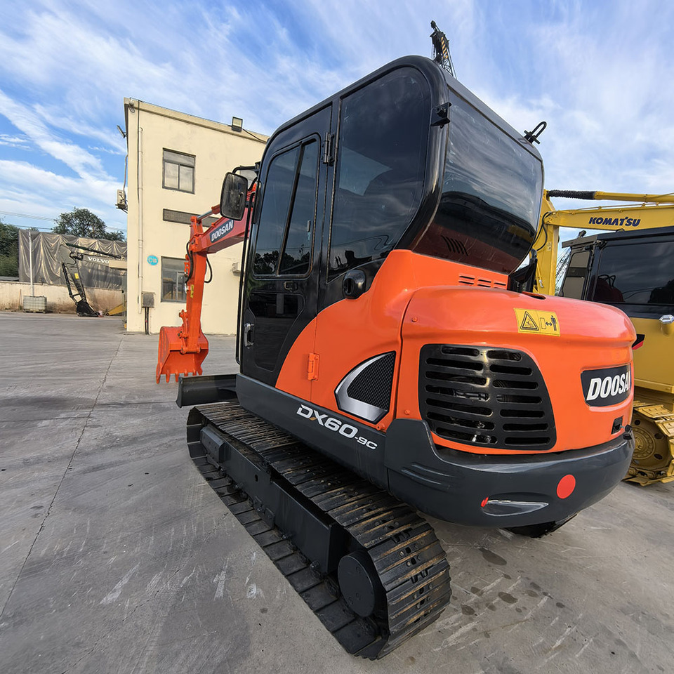 Doosan Dx60 Crawler Excavator - Kāpurķēžu ekskavators: foto 2 Doosan Dx60 Crawler Excavator - Kāpurķēžu ekskavators: foto 2