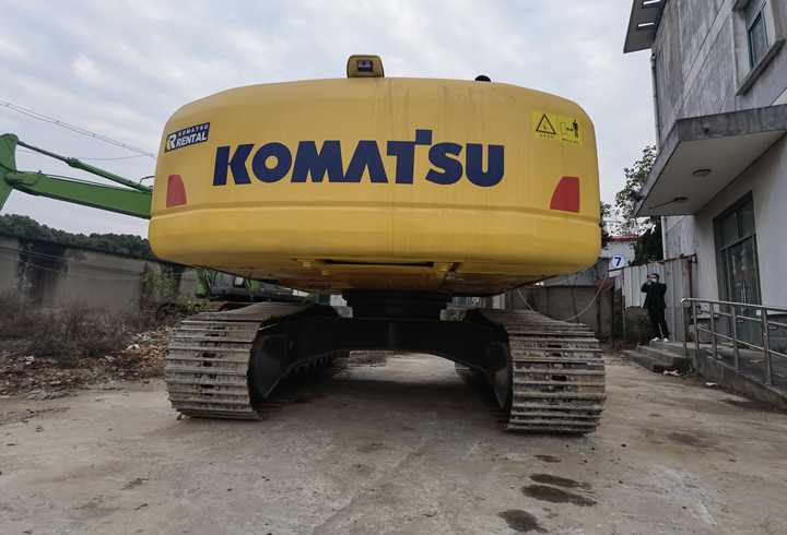 Good Condition second hand Komatsu PC220-8 Original Japan Cheap Used Excavators for sale in shanghai - Kāpurķēžu ekskavators: foto 2 Good Condition second hand Komatsu PC220-8 Original Japan Cheap Used Excavators for sale in shanghai - Kāpurķēžu ekskavators: foto 2