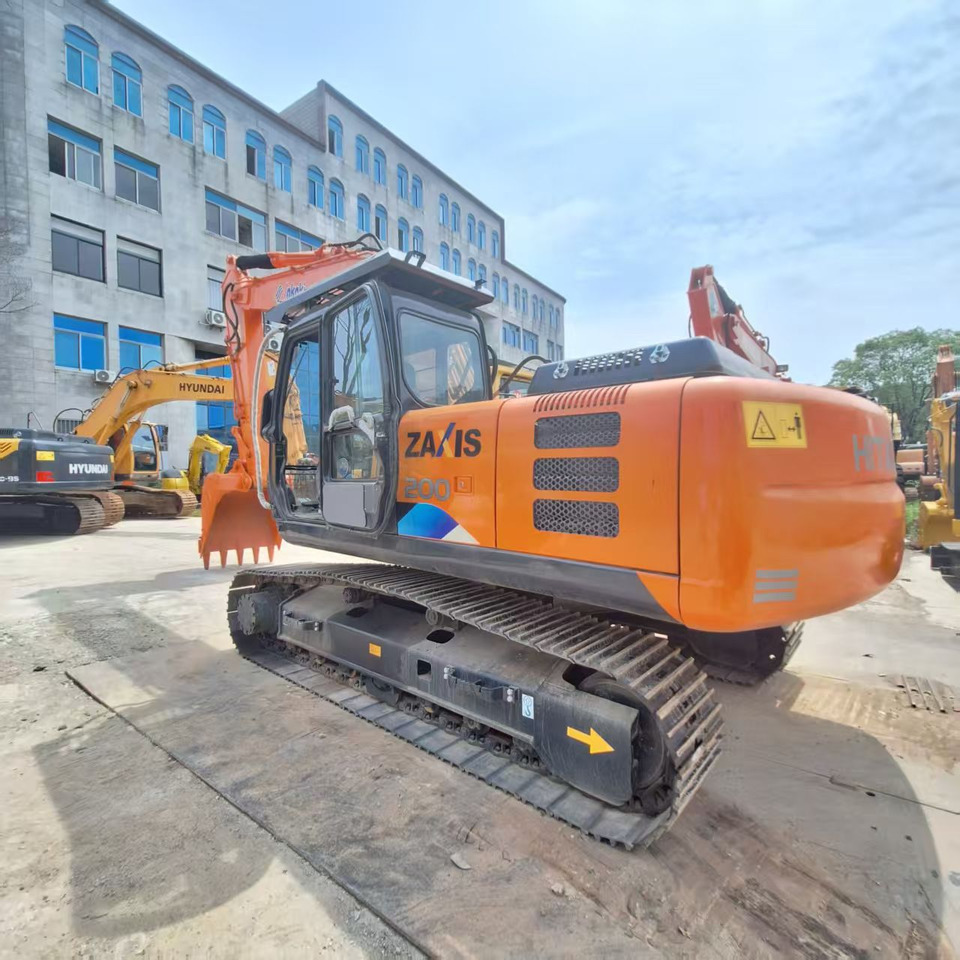 Hitachi ZX200 Excavator - Kāpurķēžu ekskavators: foto 2 Hitachi ZX200 Excavator - Kāpurķēžu ekskavators: foto 2