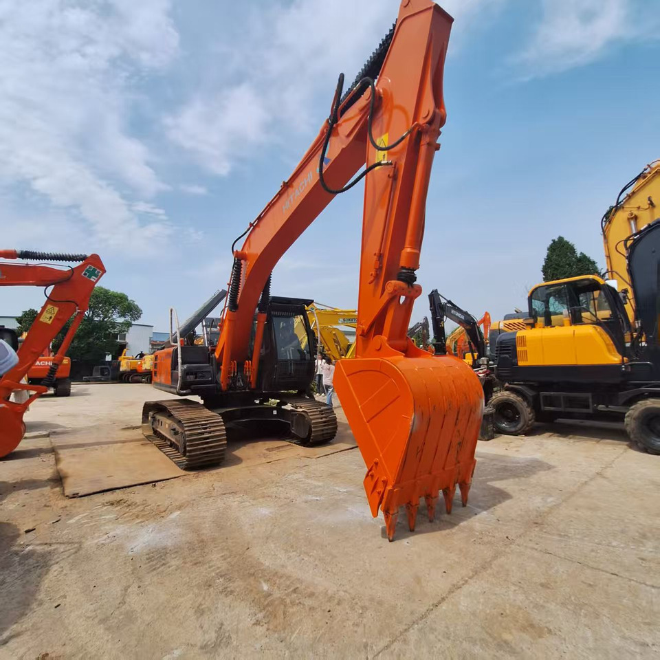 Hitachi ZX200G Excavator - Kāpurķēžu ekskavators: foto 4 Hitachi ZX200G Excavator - Kāpurķēžu ekskavators: foto 4