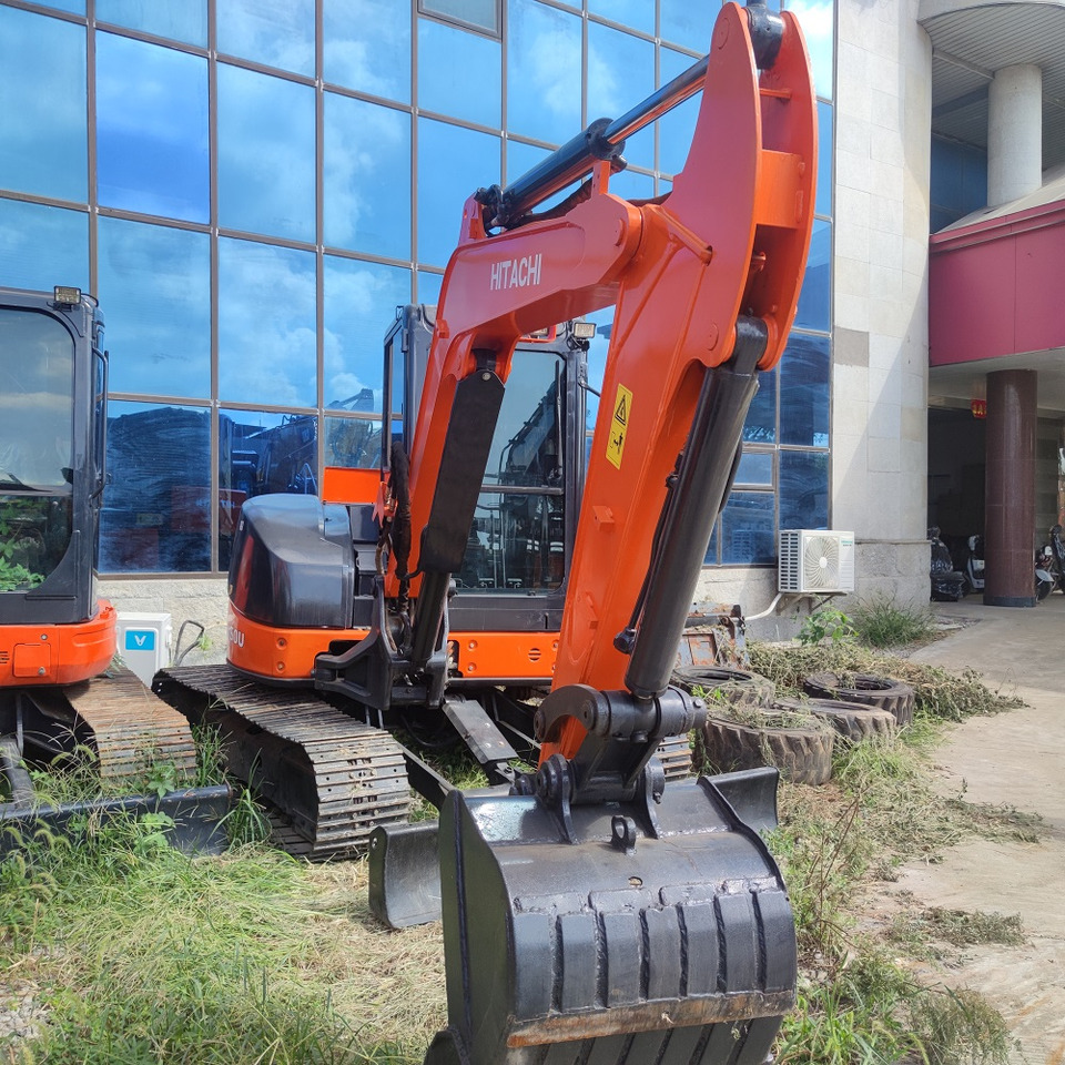 Hitachi ZX50 Excavator - Kāpurķēžu ekskavators: foto 2 Hitachi ZX50 Excavator - Kāpurķēžu ekskavators: foto 2