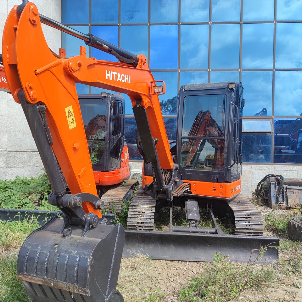 Hitachi ZX50 Excavator - Kāpurķēžu ekskavators: foto 1 Hitachi ZX50 Excavator - Kāpurķēžu ekskavators: foto 1