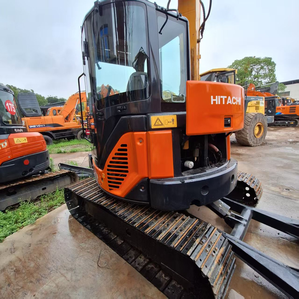 Hitachi ZX50U Excavator - Kāpurķēžu ekskavators: foto 3 Hitachi ZX50U Excavator - Kāpurķēžu ekskavators: foto 3
