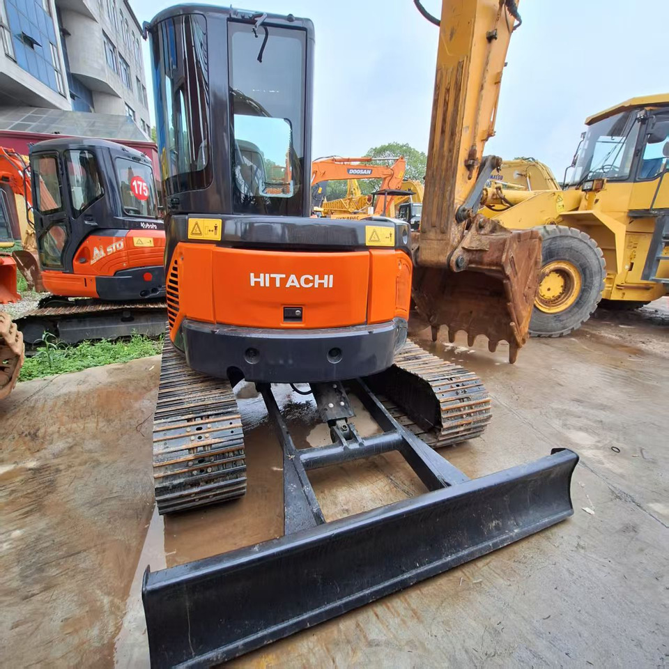 Hitachi ZX50U Excavator - Kāpurķēžu ekskavators: foto 5 Hitachi ZX50U Excavator - Kāpurķēžu ekskavators: foto 5