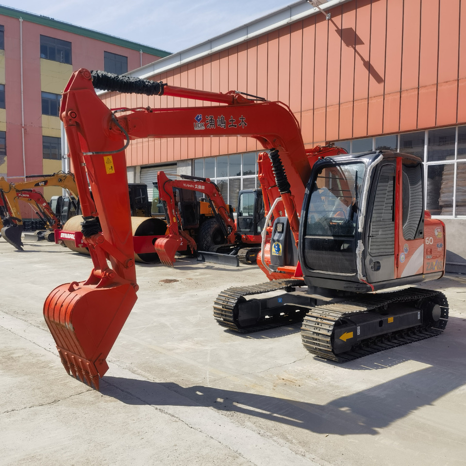 Hitachi ZX60 Excavator - Kāpurķēžu ekskavators: foto 2 Hitachi ZX60 Excavator - Kāpurķēžu ekskavators: foto 2