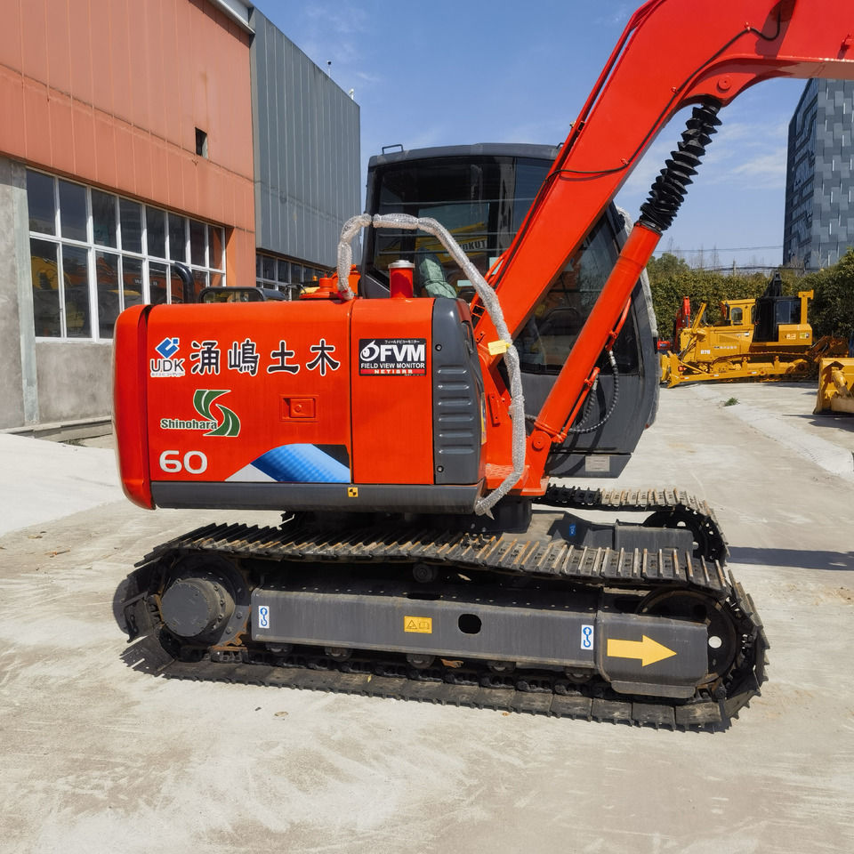 Hitachi ZX60 Excavator - Kāpurķēžu ekskavators: foto 1 Hitachi ZX60 Excavator - Kāpurķēžu ekskavators: foto 1
