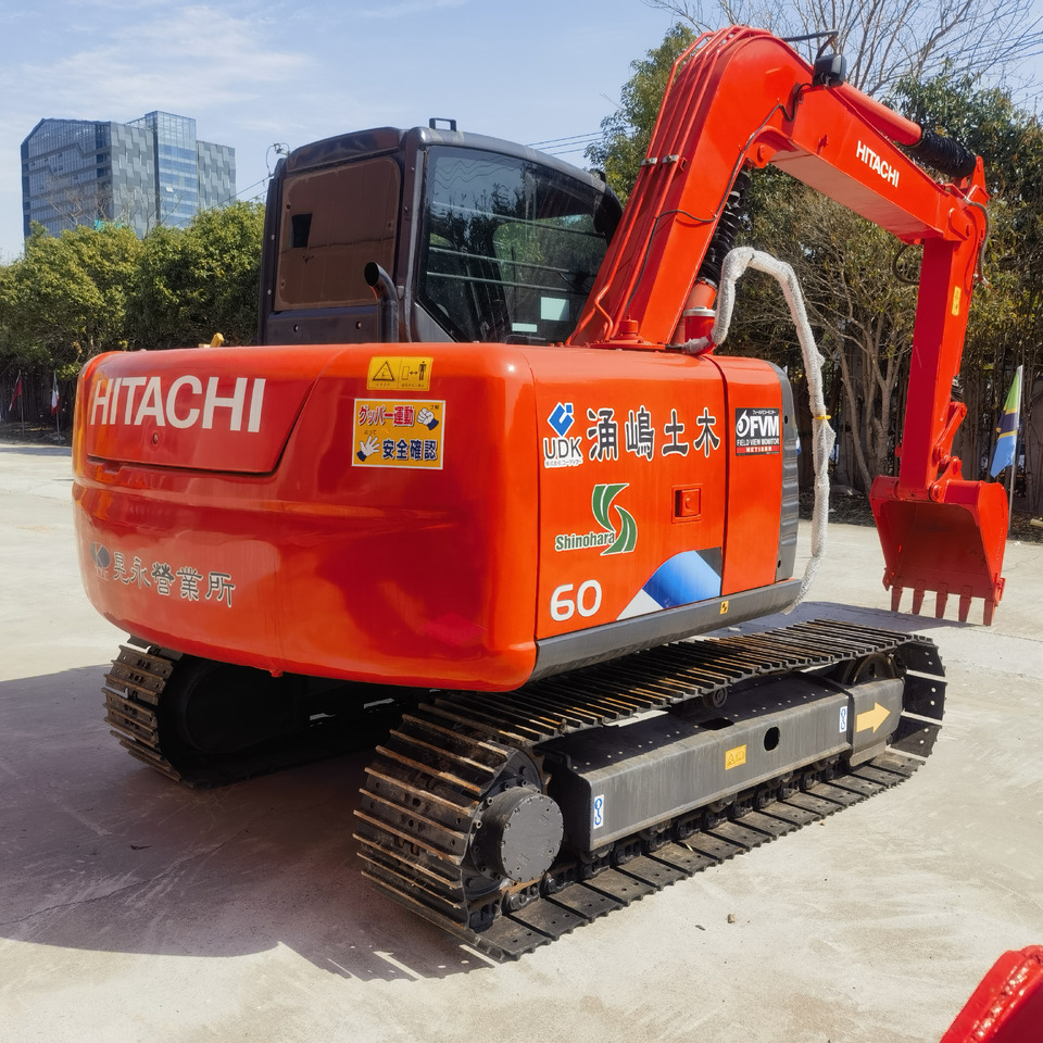 Hitachi ZX60 Excavator - Kāpurķēžu ekskavators: foto 1 Hitachi ZX60 Excavator - Kāpurķēžu ekskavators: foto 1