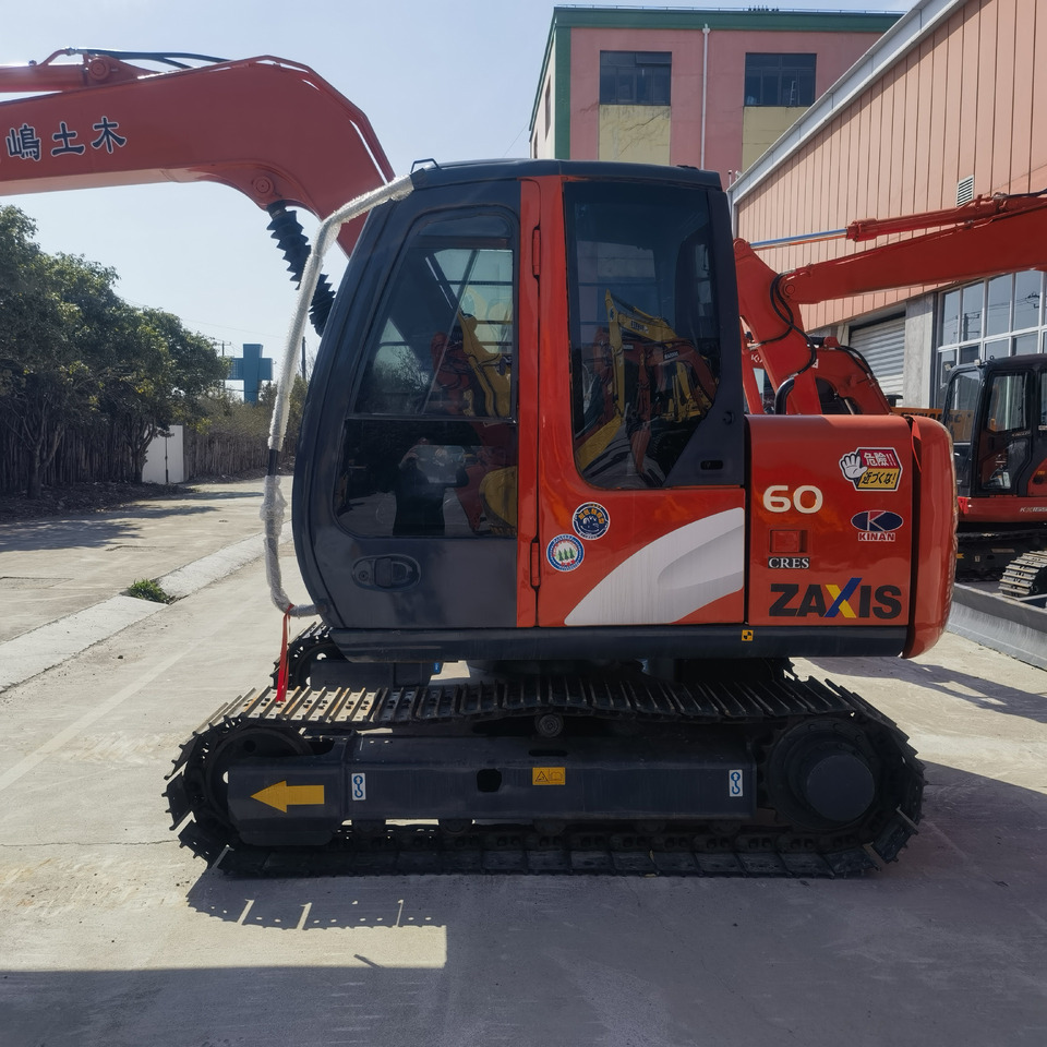 Hitachi ZX60 Excavator - Kāpurķēžu ekskavators: foto 4 Hitachi ZX60 Excavator - Kāpurķēžu ekskavators: foto 4
