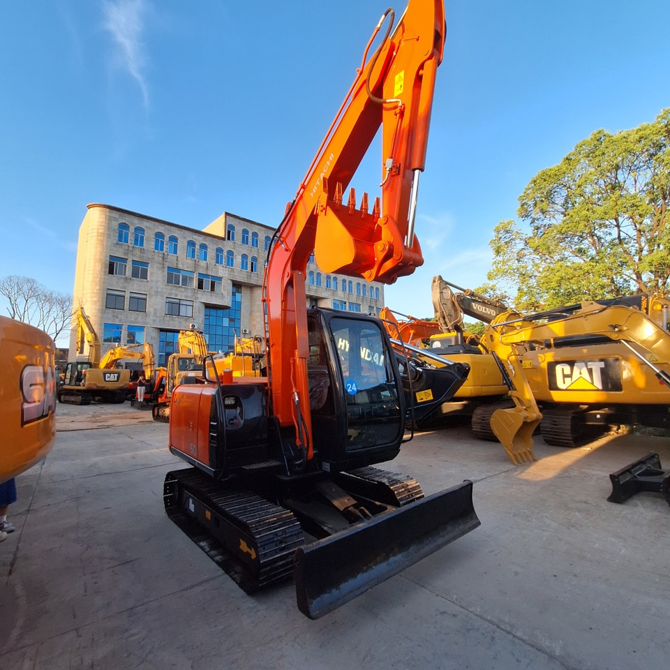 Hitachi ZX60 Excavator - Kāpurķēžu ekskavators: foto 2 Hitachi ZX60 Excavator - Kāpurķēžu ekskavators: foto 2