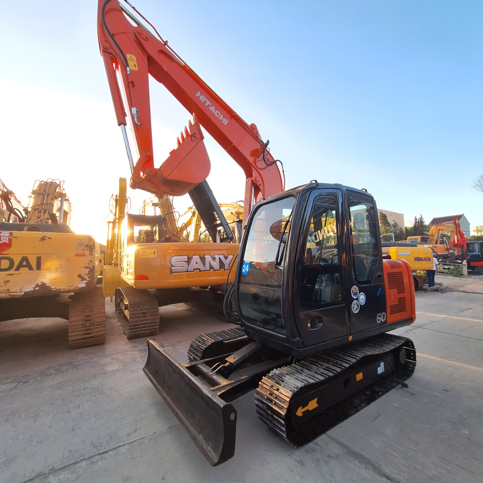 Hitachi ZX60 Excavator - Kāpurķēžu ekskavators: foto 5 Hitachi ZX60 Excavator - Kāpurķēžu ekskavators: foto 5