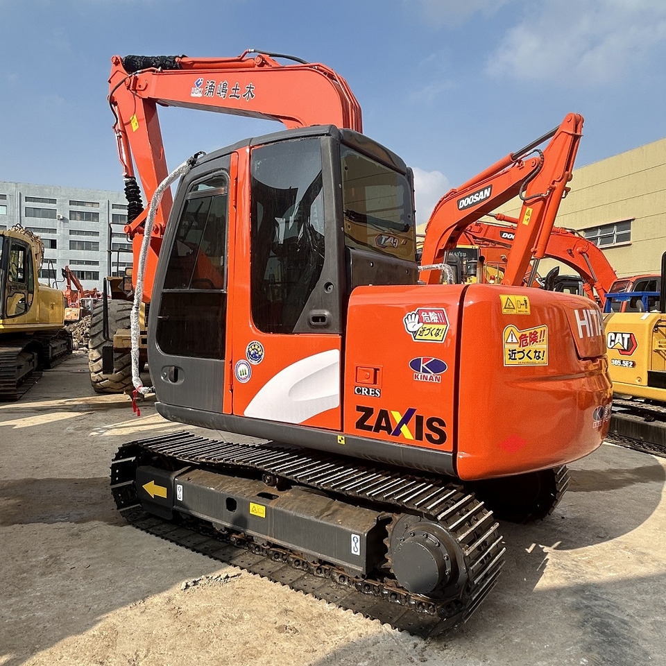 Hitachi ZX70 Excavator - Mini-ekskavators: foto 1 Hitachi ZX70 Excavator - Mini-ekskavators: foto 1