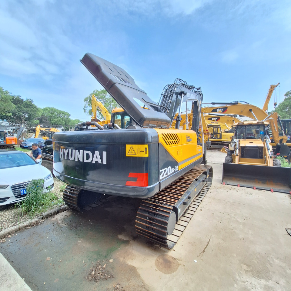 Kāpurķēžu ekskavators Hyundai 220LC-9S Excavator: foto 6