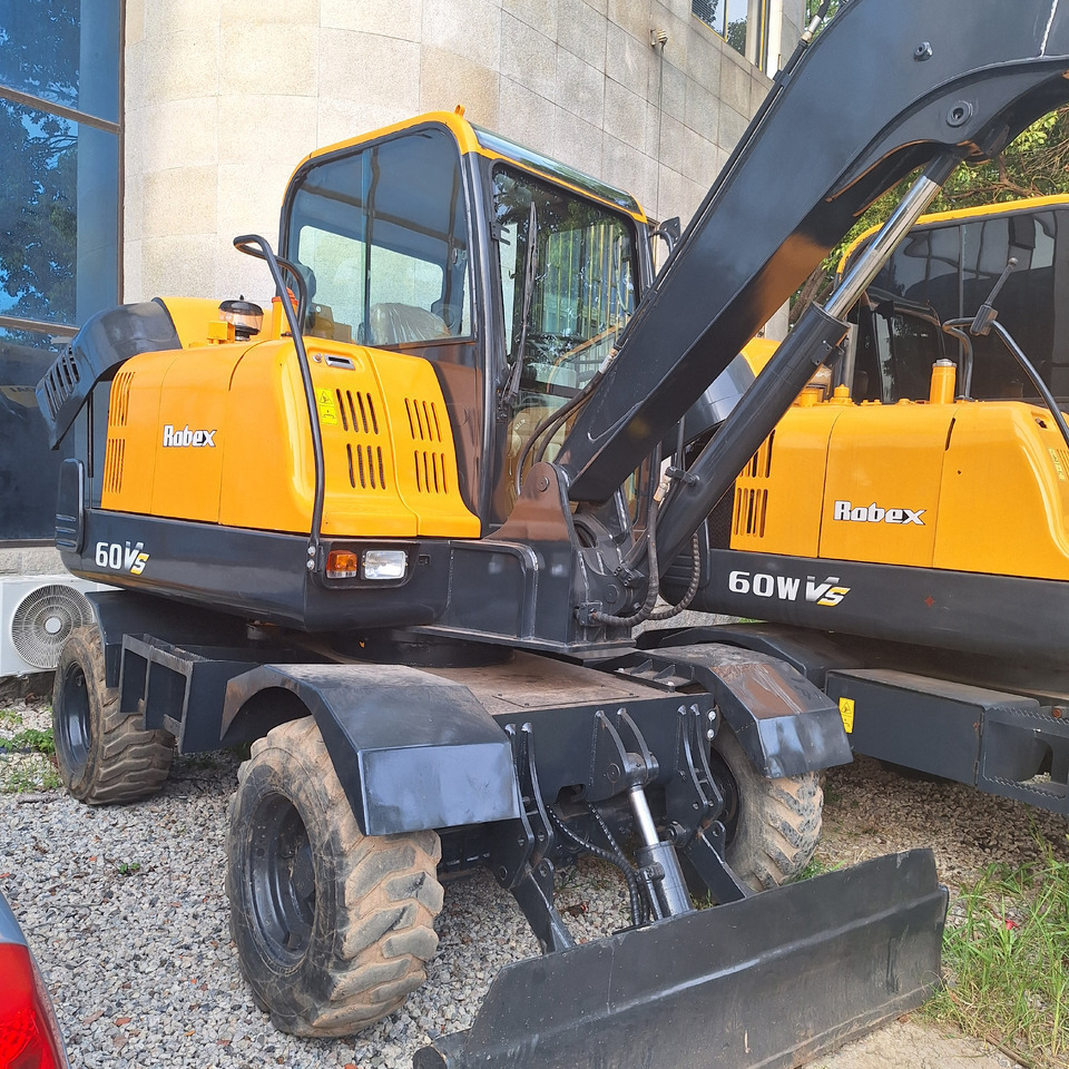 Hyundai 60vs  excavator - Riteņu ekskavators: foto 1 Hyundai 60vs  excavator - Riteņu ekskavators: foto 1