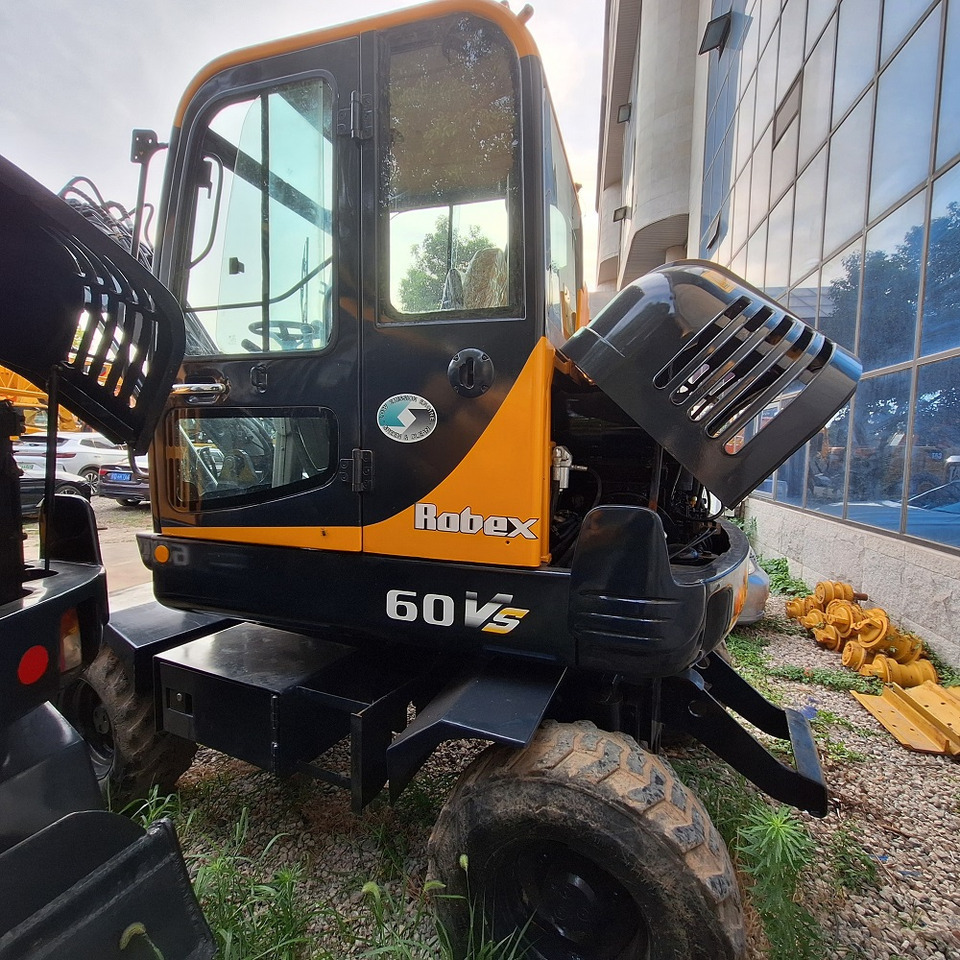 Hyundai 60vs  excavator - Riteņu ekskavators: foto 1 Hyundai 60vs  excavator - Riteņu ekskavators: foto 1