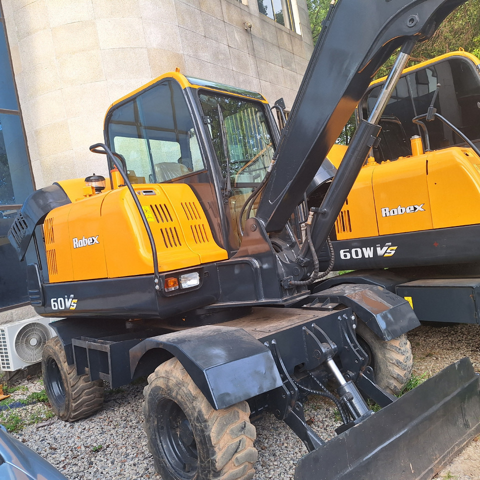 Hyundai 60vs  excavator - Riteņu ekskavators: foto 4 Hyundai 60vs  excavator - Riteņu ekskavators: foto 4