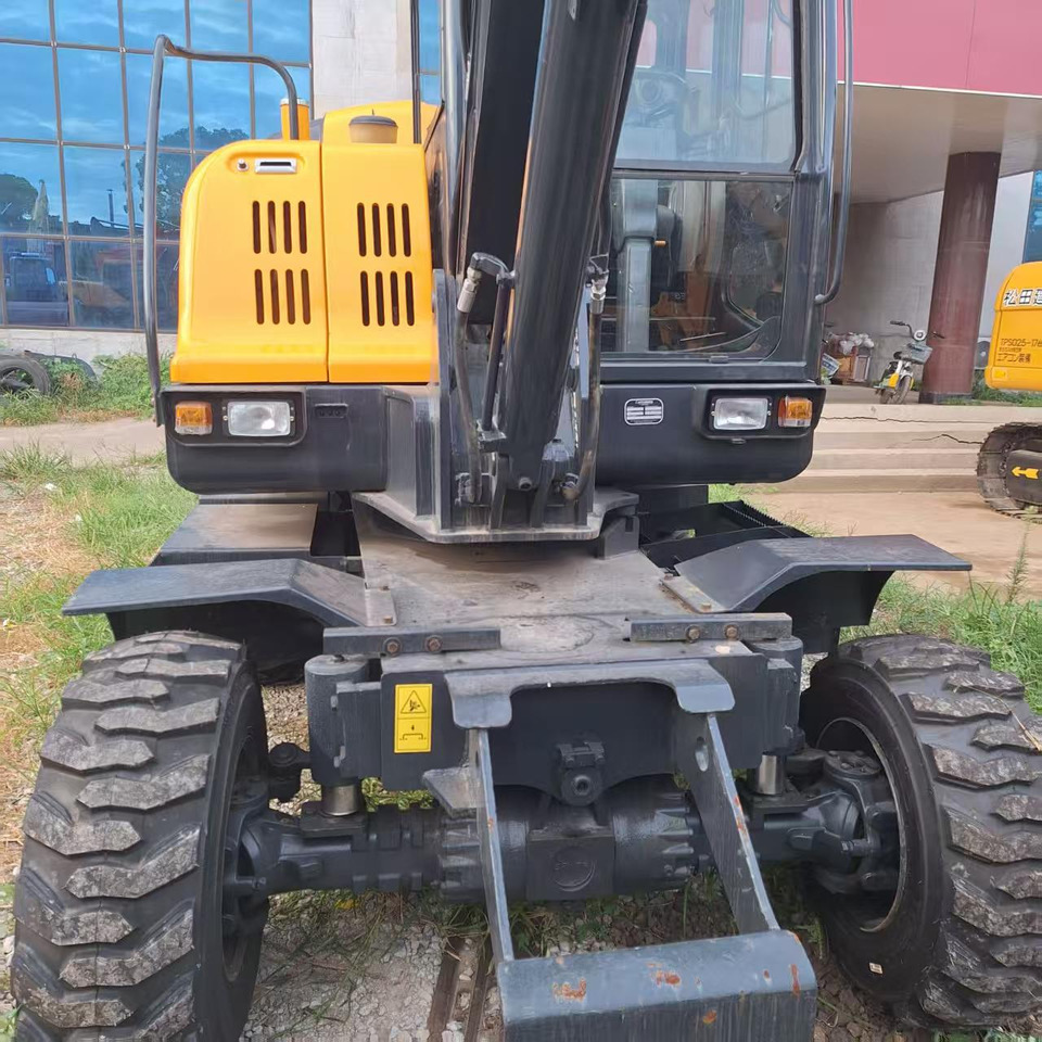 Hyundai HW60  excavator - Riteņu ekskavators: foto 4 Hyundai HW60  excavator - Riteņu ekskavators: foto 4
