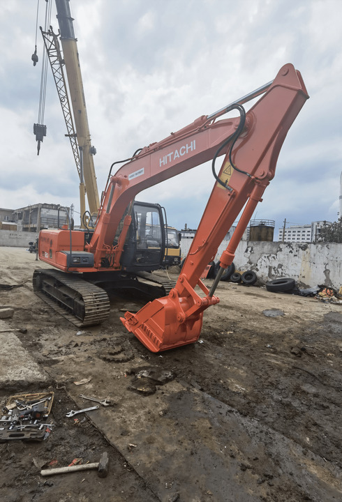 Japan made used hitachi ex120-5 ex120 crawler excavator ex200 ex200-5 zx120 zx200 zx210 FOR SALE - Kāpurķēžu ekskavators: foto 4 Japan made used hitachi ex120-5 ex120 crawler excavator ex200 ex200-5 zx120 zx200 zx210 FOR SALE - Kāpurķēžu ekskavators: foto 4