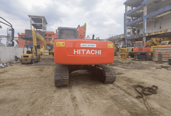 Japan made used hitachi ex120-5 ex120 crawler excavator ex200 ex200-5 zx120 zx200 zx210 FOR SALE - Kāpurķēžu ekskavators: foto 5 Japan made used hitachi ex120-5 ex120 crawler excavator ex200 ex200-5 zx120 zx200 zx210 FOR SALE - Kāpurķēžu ekskavators: foto 5