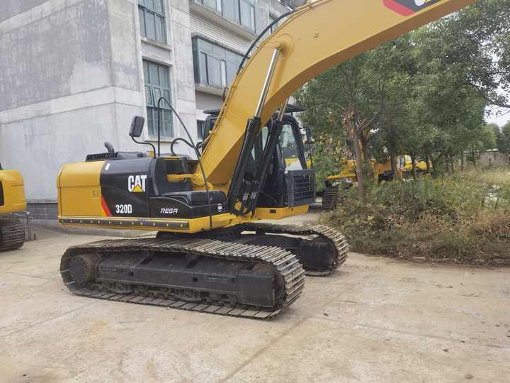 Japanese Used CAT 320 Excavator Caterpillar 20 Ton Earth-moving Machinery Cheap Used CAT320D CAT320D2 Excavator for Sale - Ekskavators: foto 5 Japanese Used CAT 320 Excavator Caterpillar 20 Ton Earth-moving Machinery Cheap Used CAT320D CAT320D2 Excavator for Sale - Ekskavators: foto 5