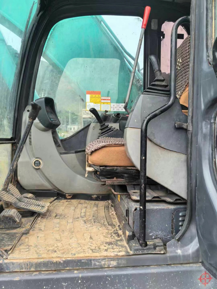 KOBELCO Kobelco SK200-8 Crawler excavator - Kāpurķēžu ekskavators: foto 5 KOBELCO Kobelco SK200-8 Crawler excavator - Kāpurķēžu ekskavators: foto 5