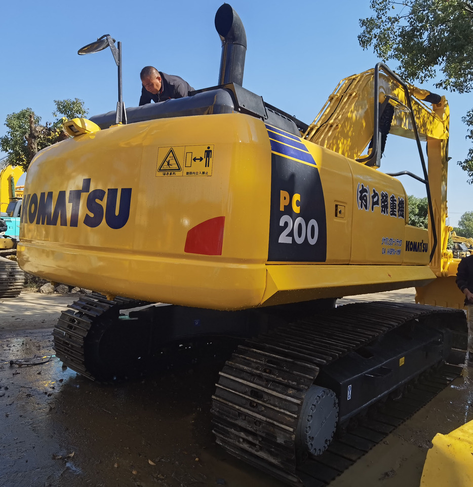 Komatsu PC200-8 Excavator - Kāpurķēžu ekskavators: foto 3 Komatsu PC200-8 Excavator - Kāpurķēžu ekskavators: foto 3