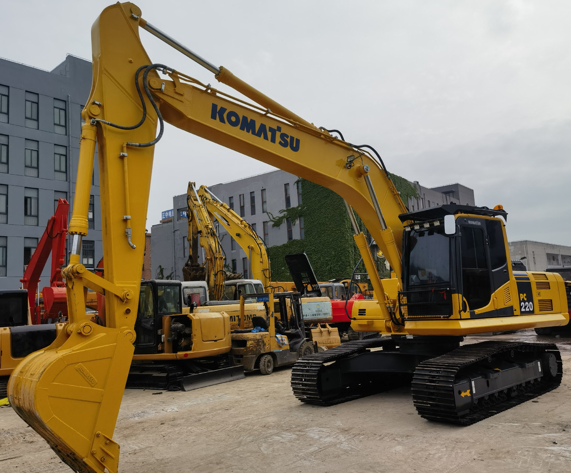 Komatsu PC220-8 Excavator - Kāpurķēžu ekskavators: foto 3 Komatsu PC220-8 Excavator - Kāpurķēžu ekskavators: foto 3