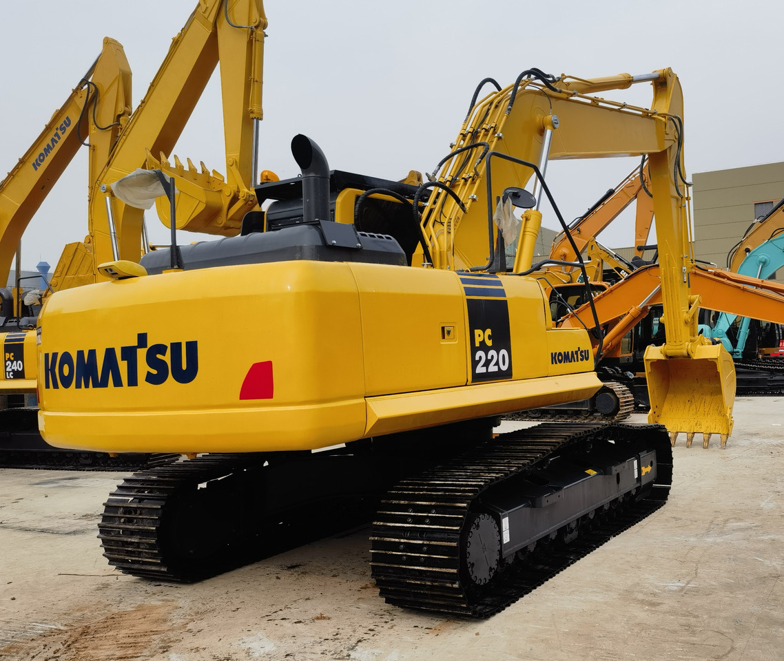 Komatsu PC220-8 Excavator - Kāpurķēžu ekskavators: foto 1 Komatsu PC220-8 Excavator - Kāpurķēžu ekskavators: foto 1