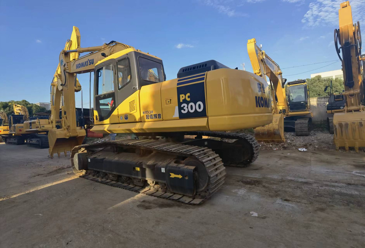 Komatsu PC300-7 Excavator - Kāpurķēžu ekskavators: foto 4 Komatsu PC300-7 Excavator - Kāpurķēžu ekskavators: foto 4