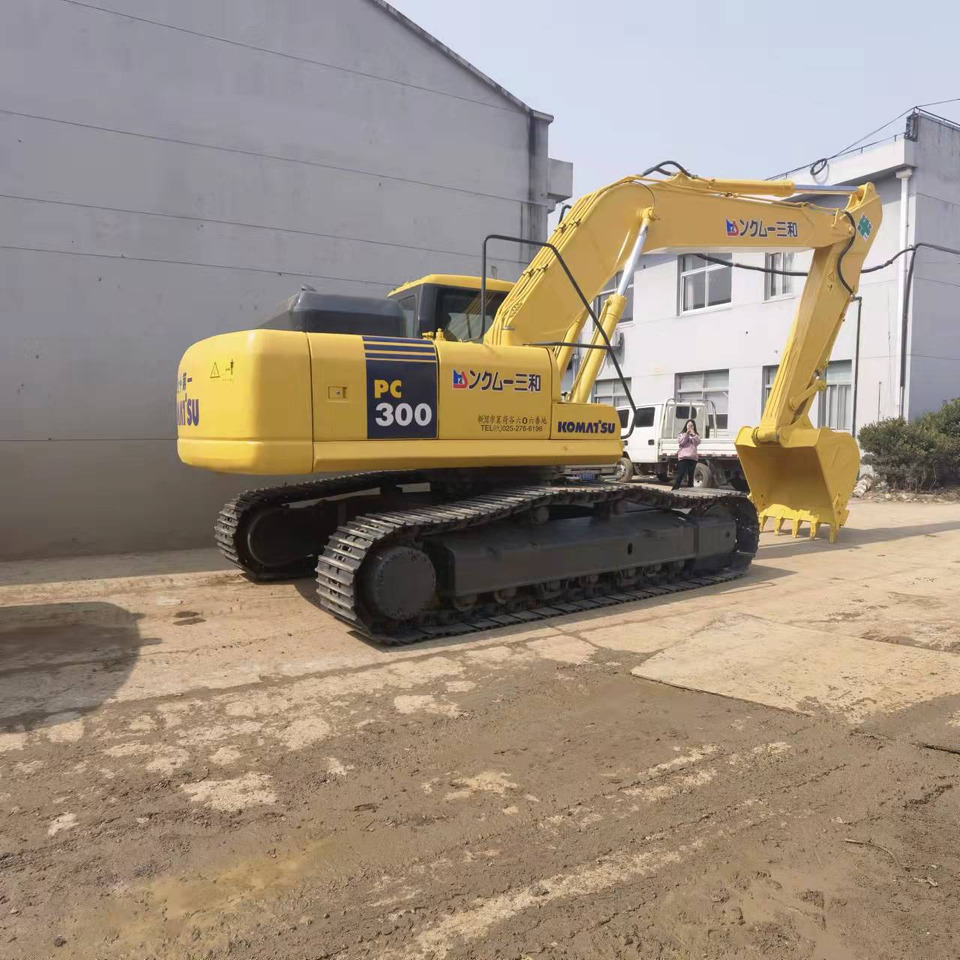 Komatsu PC300-7 Excavator - Kāpurķēžu ekskavators: foto 1 Komatsu PC300-7 Excavator - Kāpurķēžu ekskavators: foto 1