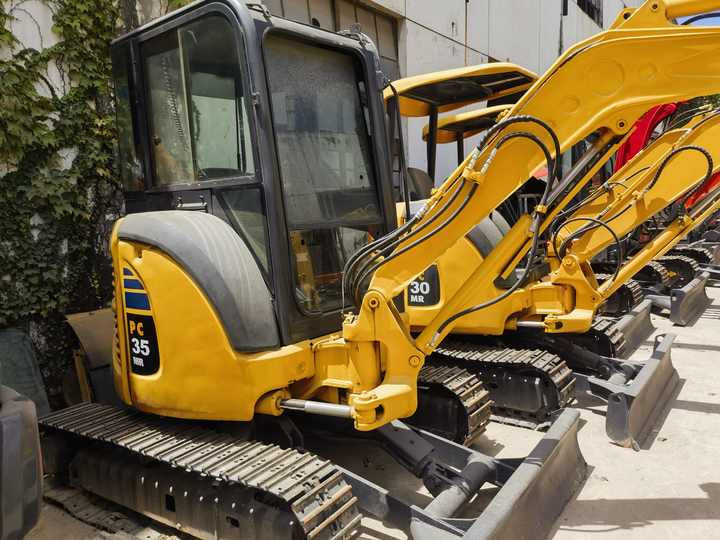 Komatsu PC35MR-3 excavator - Kāpurķēžu ekskavators: foto 2 Komatsu PC35MR-3 excavator - Kāpurķēžu ekskavators: foto 2