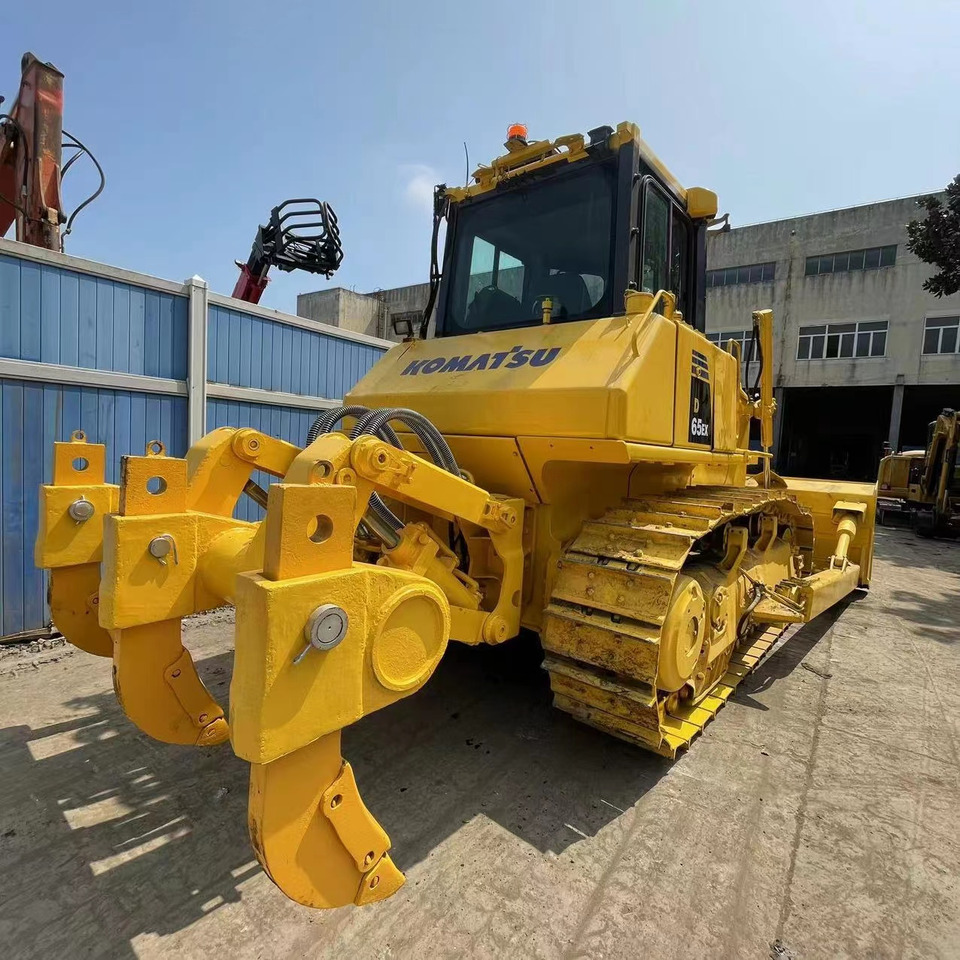 Komatsu d65 crawler bulldozer - Buldozers: foto 5 Komatsu d65 crawler bulldozer - Buldozers: foto 5