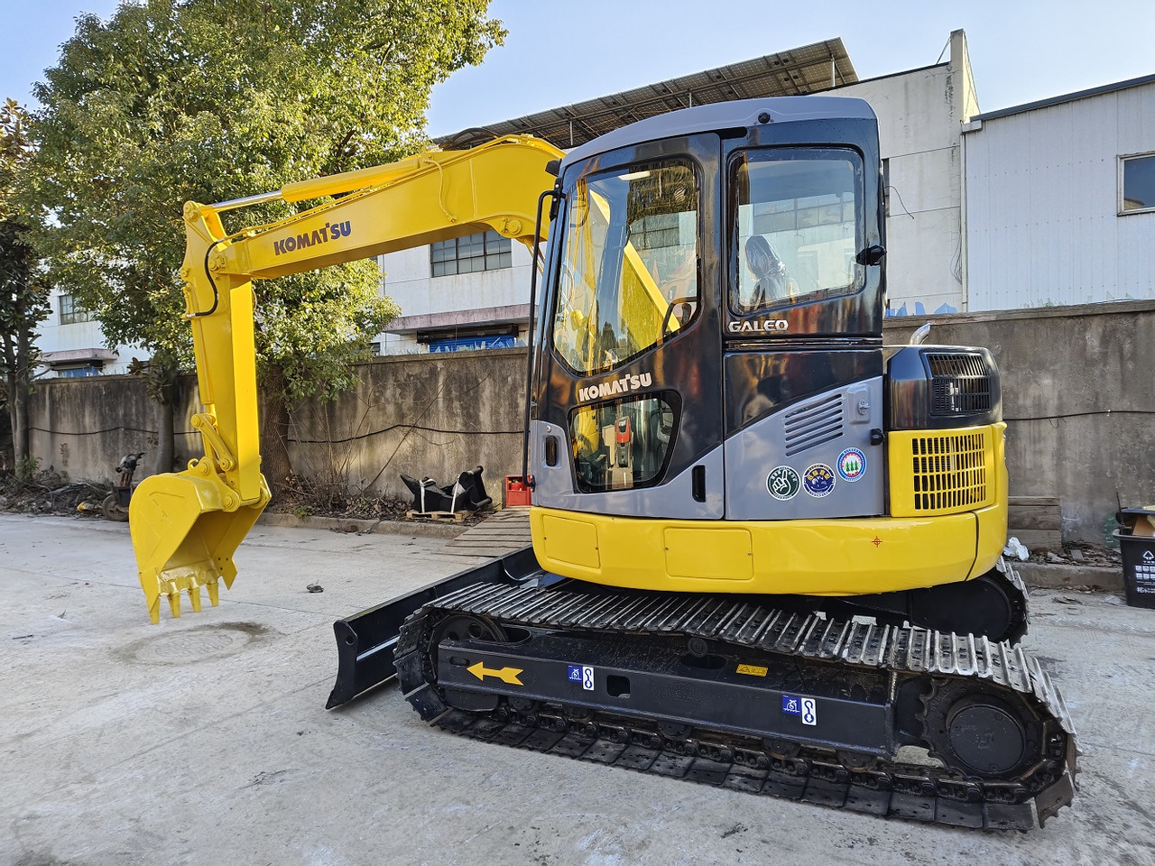 Komatsu pc78us Excavator - Kāpurķēžu ekskavators: foto 1 Komatsu pc78us Excavator - Kāpurķēžu ekskavators: foto 1