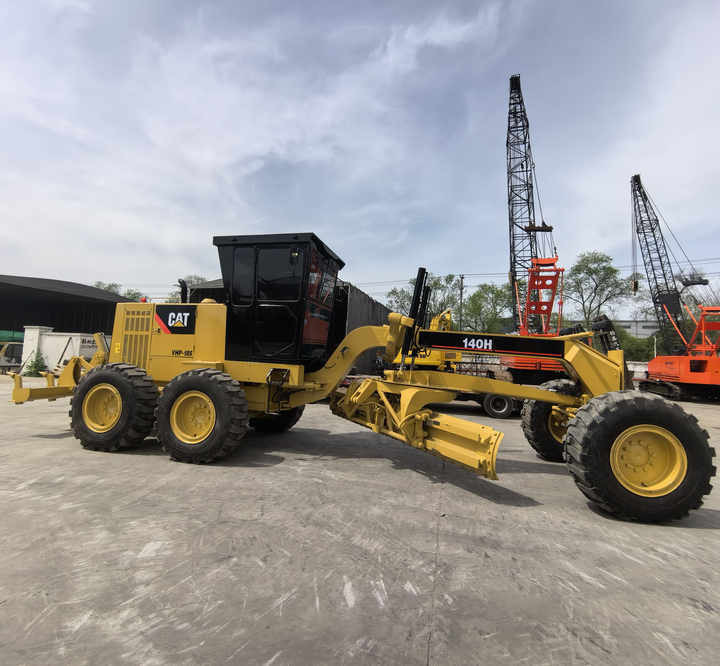 Low Working Hours Used Japan Motor Grader caterpillar 140h Grader cat 140H motor grader for sale - Greiders: foto 2 Low Working Hours Used Japan Motor Grader caterpillar 140h Grader cat 140H motor grader for sale - Greiders: foto 2