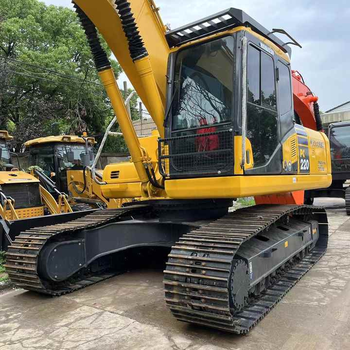 Original Japan cheap used excavator komatsu pc220 pc220-8 22 ton crawler Excavator for Sale - Kāpurķēžu ekskavators: foto 3 Original Japan cheap used excavator komatsu pc220 pc220-8 22 ton crawler Excavator for Sale - Kāpurķēžu ekskavators: foto 3