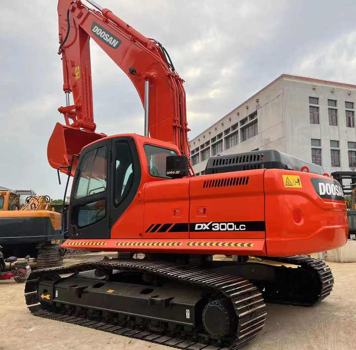 Original Korea Doosan Used Excavator 30 Ton Doosan DX300LC Crawler Excavator For Sale - Kāpurķēžu ekskavators: foto 4 Original Korea Doosan Used Excavator 30 Ton Doosan DX300LC Crawler Excavator For Sale - Kāpurķēžu ekskavators: foto 4