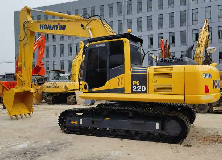Second Hand Komatsu excavating machinery PC220-8 Komatsu used excavator PC220-8 crawler excavator in stock - Kāpurķēžu ekskavators: foto 5 Second Hand Komatsu excavating machinery PC220-8 Komatsu used excavator PC220-8 crawler excavator in stock - Kāpurķēžu ekskavators: foto 5