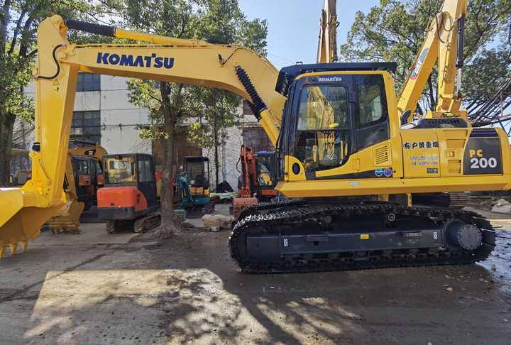 Secondhand komatsu pc220-8 excavator low price high quality Japan Komatsu Excavator PC220-8 for sale - Kāpurķēžu ekskavators: foto 3 Secondhand komatsu pc220-8 excavator low price high quality Japan Komatsu Excavator PC220-8 for sale - Kāpurķēžu ekskavators: foto 3