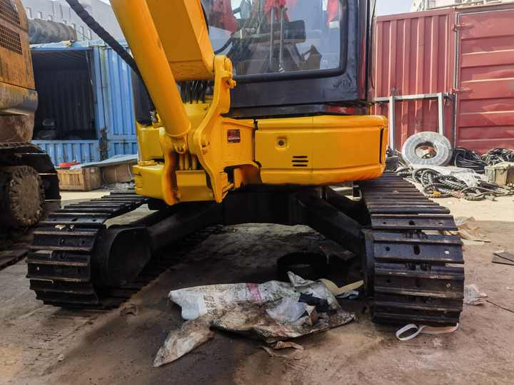Used Komatsu PC70-8 mini digger original Japan Komatsu PC70 PC78 PC60 PC35mr PC40mr PC55mr small excavator on sale - Kāpurķēžu ekskavators: foto 4 Used Komatsu PC70-8 mini digger original Japan Komatsu PC70 PC78 PC60 PC35mr PC40mr PC55mr small excavator on sale - Kāpurķēžu ekskavators: foto 4