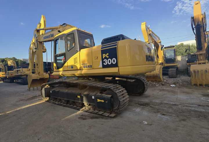 Used Original Japan Second Hand Komatsu PC300-7 Digger 30 ton Excavator Machine for sale - Kāpurķēžu ekskavators: foto 3 Used Original Japan Second Hand Komatsu PC300-7 Digger 30 ton Excavator Machine for sale - Kāpurķēžu ekskavators: foto 3