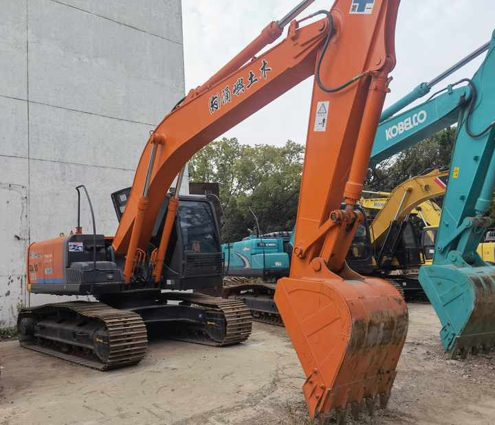 Used excavator Hitachi 20 ton original Japan Hitachi ZX200-3 ZX200-5G EX200-5 ZX240 Excavator FOR SALE - Ekskavators: foto 5 Used excavator Hitachi 20 ton original Japan Hitachi ZX200-3 ZX200-5G EX200-5 ZX240 Excavator FOR SALE - Ekskavators: foto 5