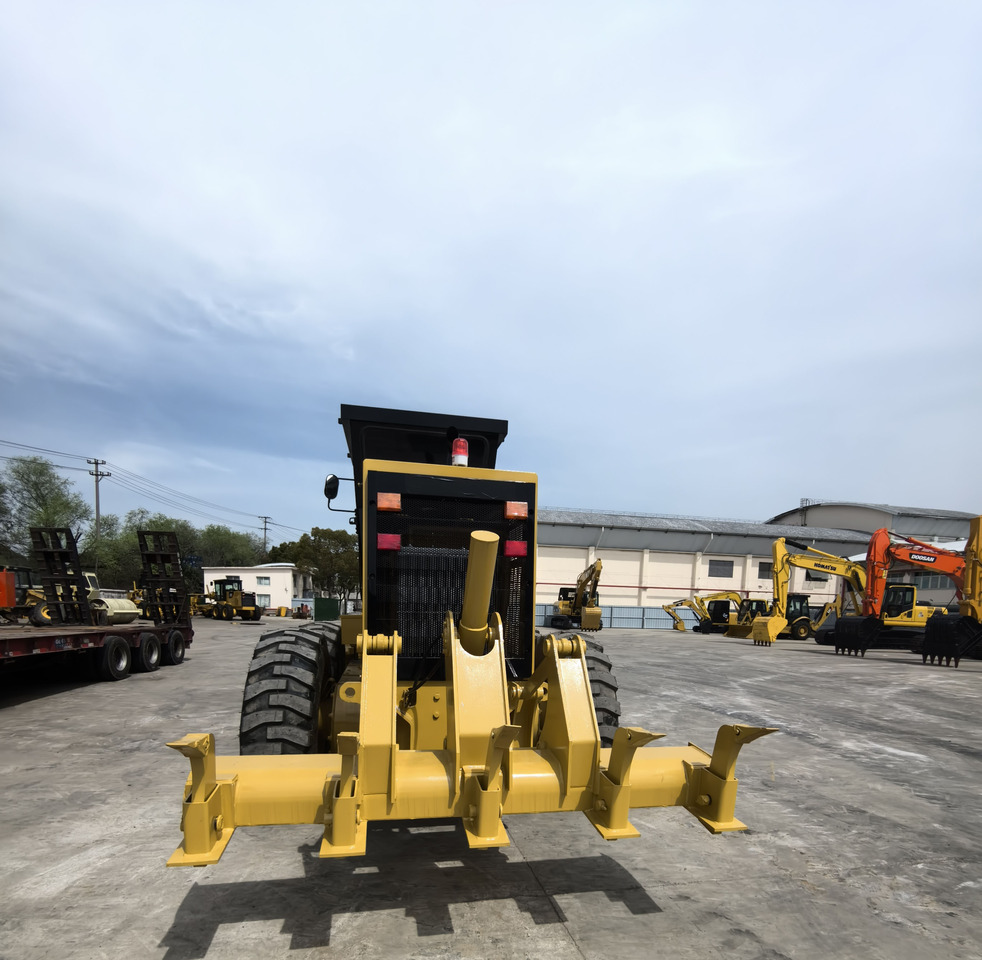 Used motor grader cat 140h - Greiders: foto 3 Used motor grader cat 140h - Greiders: foto 3
