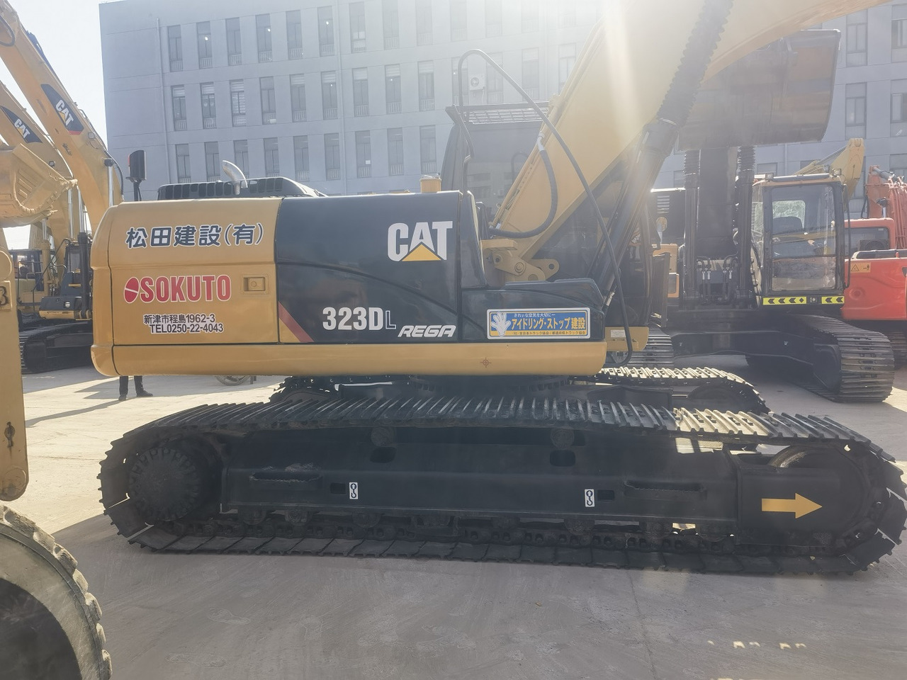 Cat 323d excavators - Ekskavators: foto 4 Cat 323d excavators - Ekskavators: foto 4