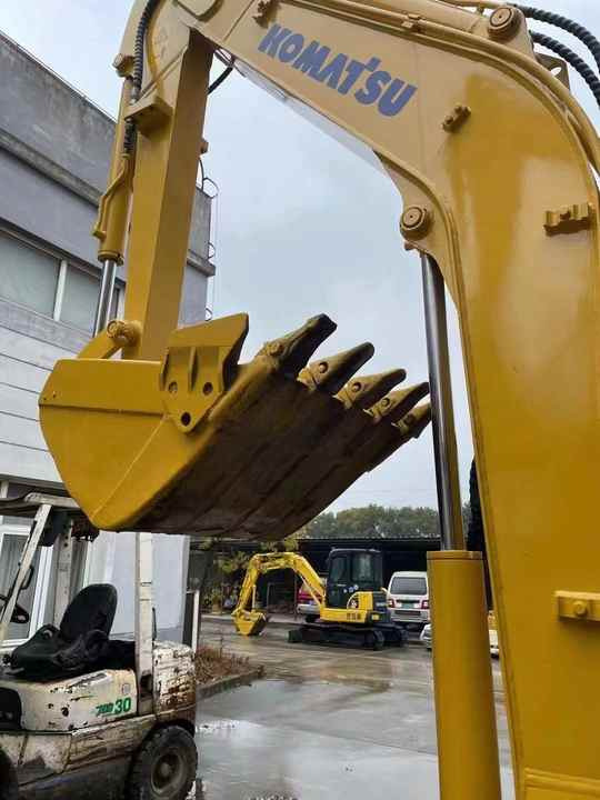 Fast delivery and high performance Used Komatsu PC35MR-3 Made In Japan on Hot Sale in china - Kāpurķēžu ekskavators: foto 4 Fast delivery and high performance Used Komatsu PC35MR-3 Made In Japan on Hot Sale in china - Kāpurķēžu ekskavators: foto 4