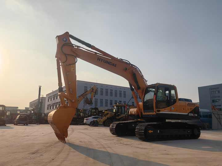 Kāpurķēžu ekskavators good condition Hyundai used excavator Crawler excavator 220LC-9S cheap price for sale: foto 6