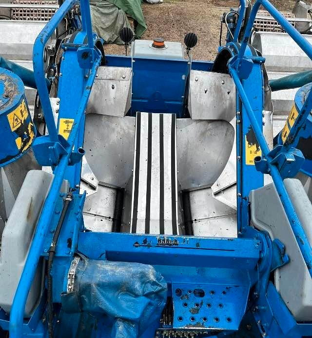 Vendemmiatrice Braud VL 6060 - Vīnogu mašīna: foto 4 Vendemmiatrice Braud VL 6060 - Vīnogu mašīna: foto 4
