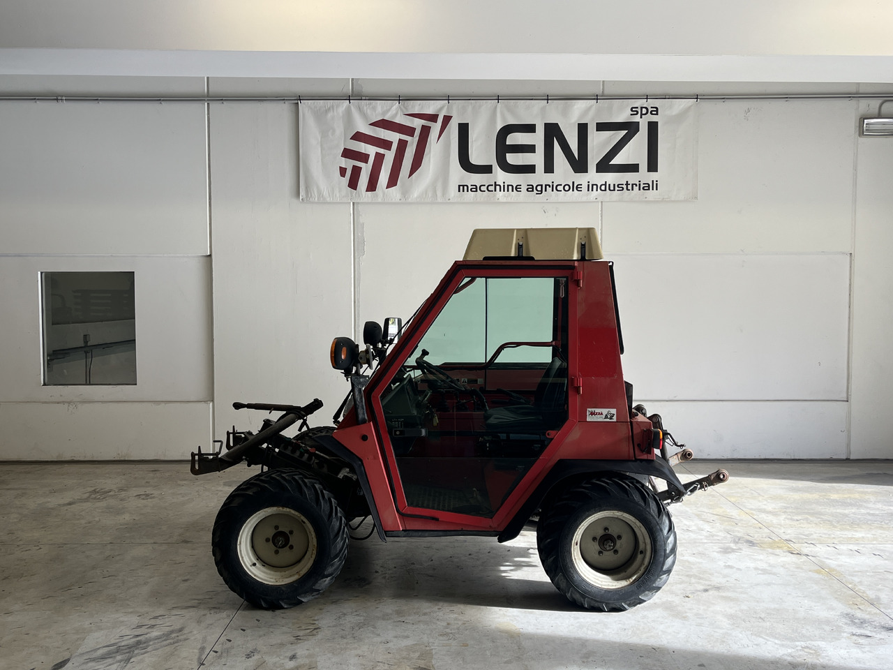 AEBI TT 70 S - Traktors: foto 1 AEBI TT 70 S - Traktors: foto 1