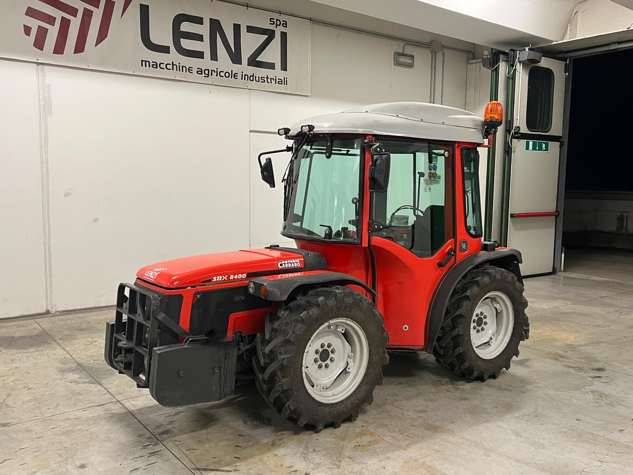 ANTONIO CARRARO SRX 8400 - Traktors: foto 2 ANTONIO CARRARO SRX 8400 - Traktors: foto 2