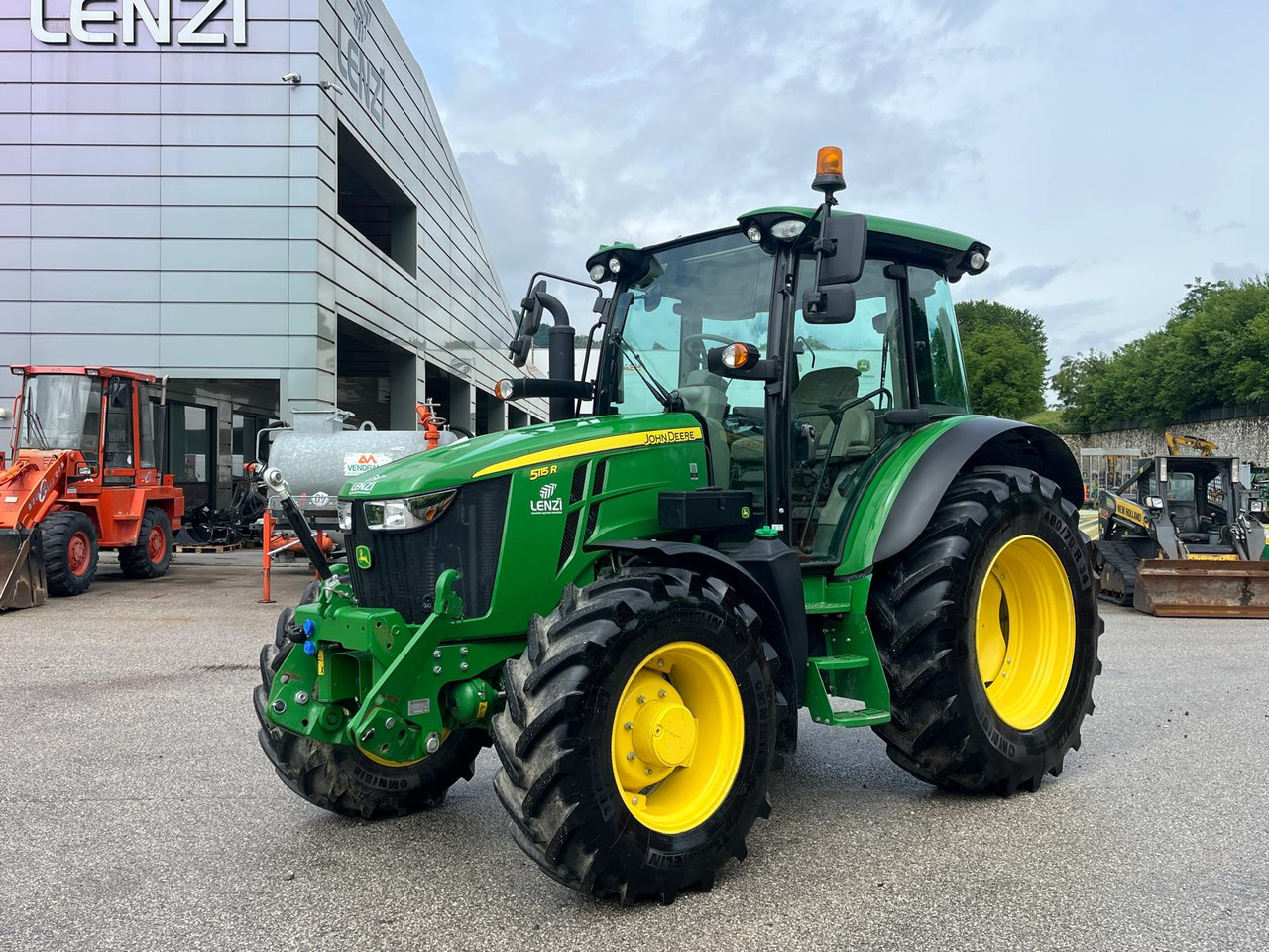 JOHN DEERE 5115R - Traktors: foto 2 JOHN DEERE 5115R - Traktors: foto 2