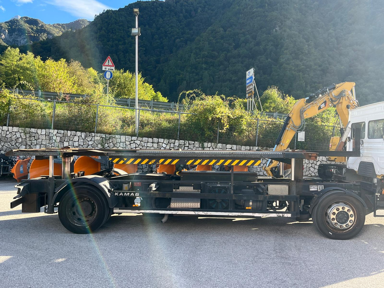 MERCEDES-BENZ KAMAG - Konteineru vedējs/ Kravas automašīna ar noņemamā virsbūve: foto 5 MERCEDES-BENZ KAMAG - Konteineru vedējs/ Kravas automašīna ar noņemamā virsbūve: foto 5